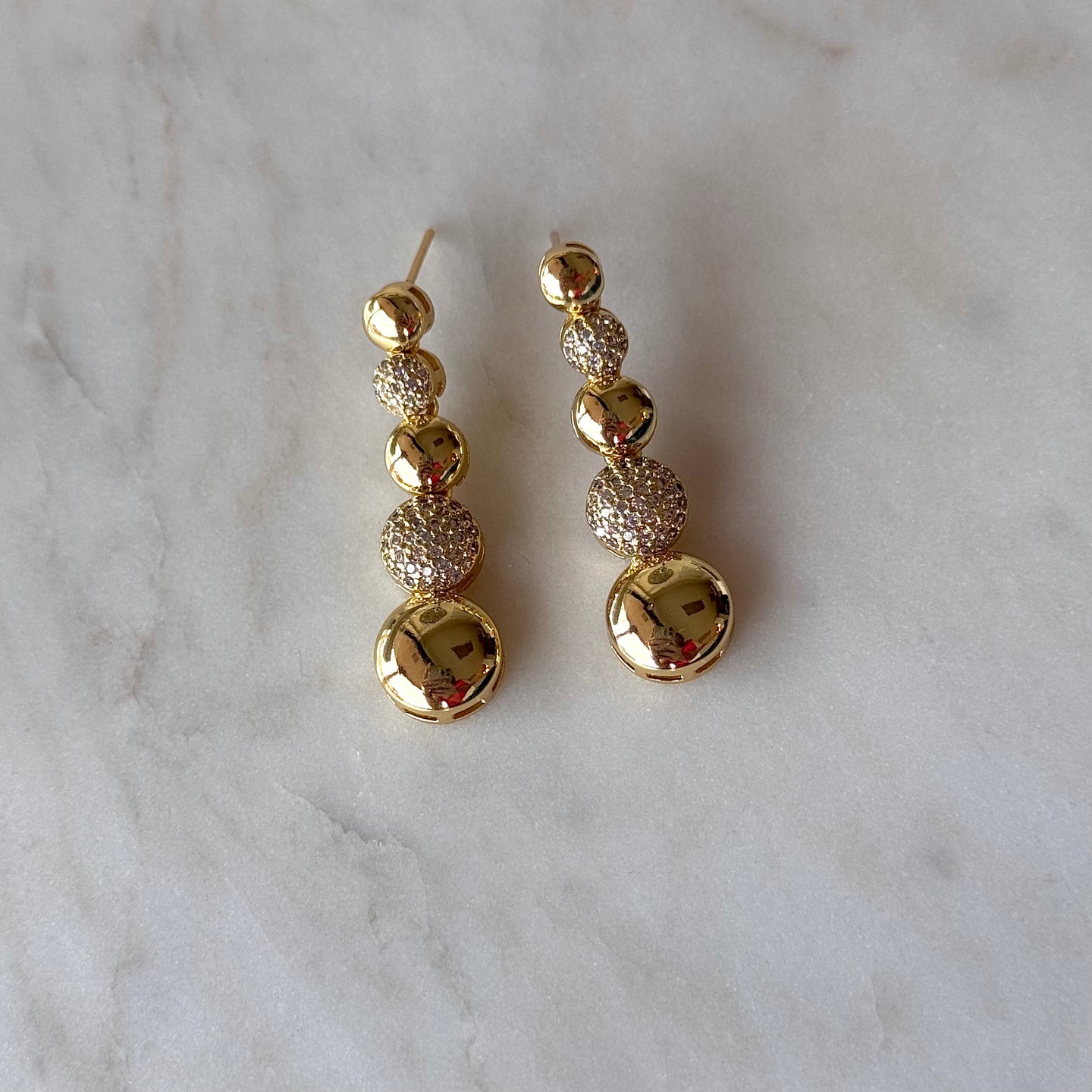 ARETES ISOLINA